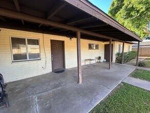 1857 E University Dr in Tempe, AZ - Foto de edificio - Building Photo