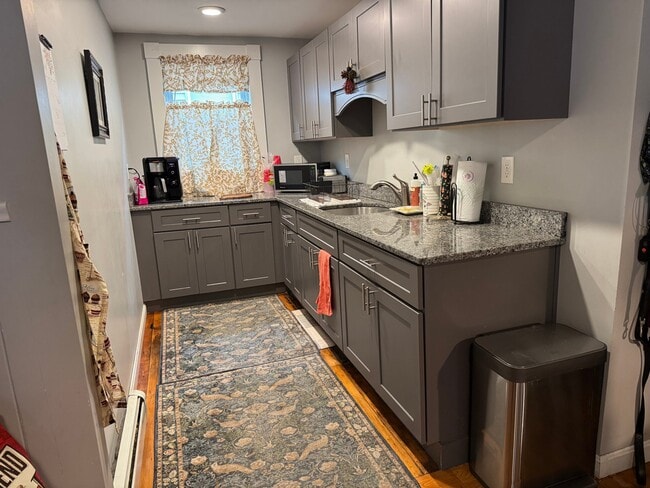 160 Pleasant St, Unit Unit 2