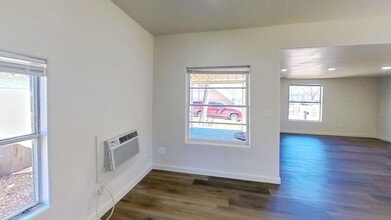 160 S Fredericksburg St in San Marcos, TX - Building Photo - Building Photo