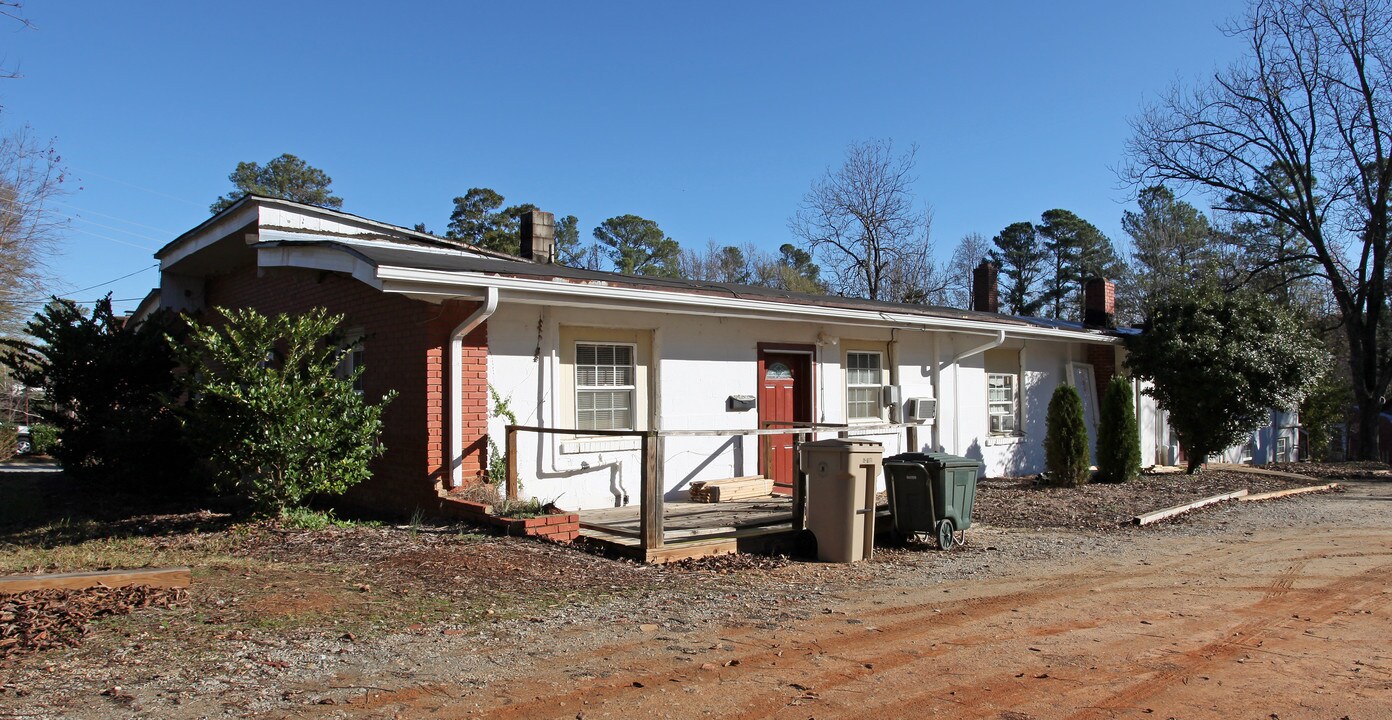 609-613 Bellhaven St in Garner, NC - Building Photo