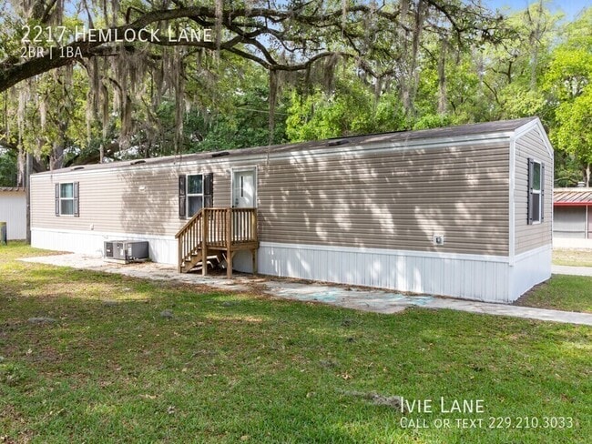 property at 2217 Hemlock Ln