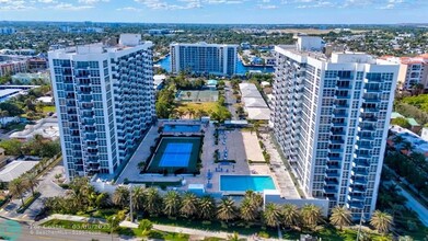 525 N Ocean Blvd in Pompano Beach, FL - Foto de edificio - Building Photo