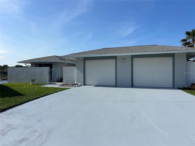9 Castle Ct in Palm Coast, FL - Building Photo - Building Photo