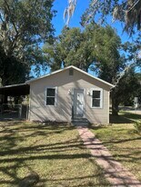 4949 17th St in Zephyrhills, FL - Building Photo