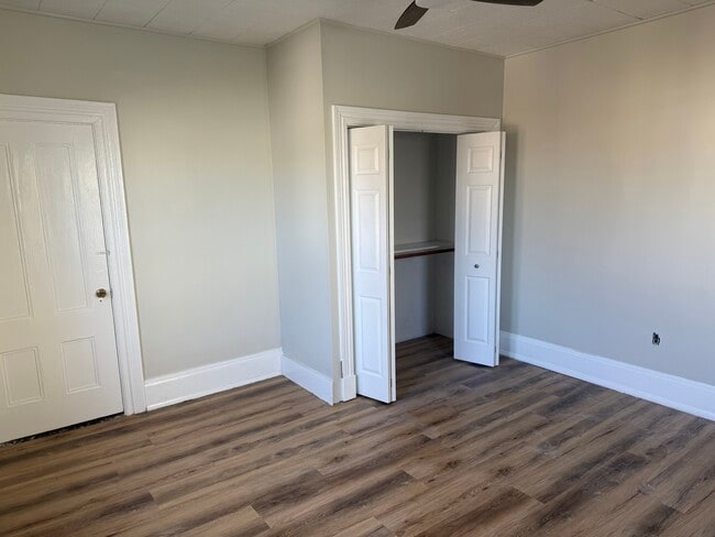 44 Highland St, Unit 2 in Pawtucket, RI - Foto de edificio - Building Photo