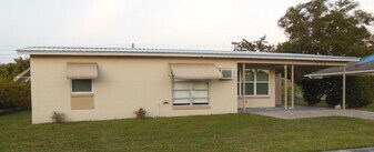 261 Fort Smith Blvd in Deltona, FL - Building Photo