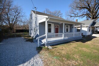 2523 N Lyon Ave in Springfield, MO - Building Photo - Building Photo