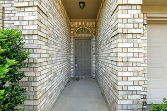 4925 Happy Trail in Fort Worth, TX - Building Photo - Building Photo