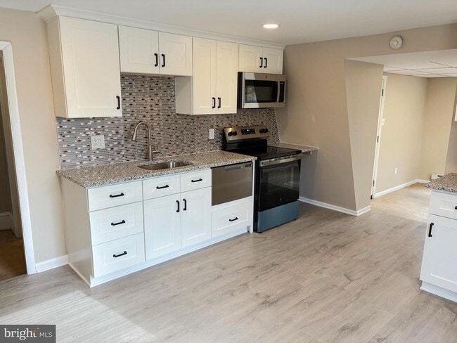 property at 1643 Rockwell Rd