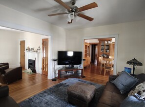 836 Fellsway, Unit 1 in Medford, MA - Building Photo - Building Photo