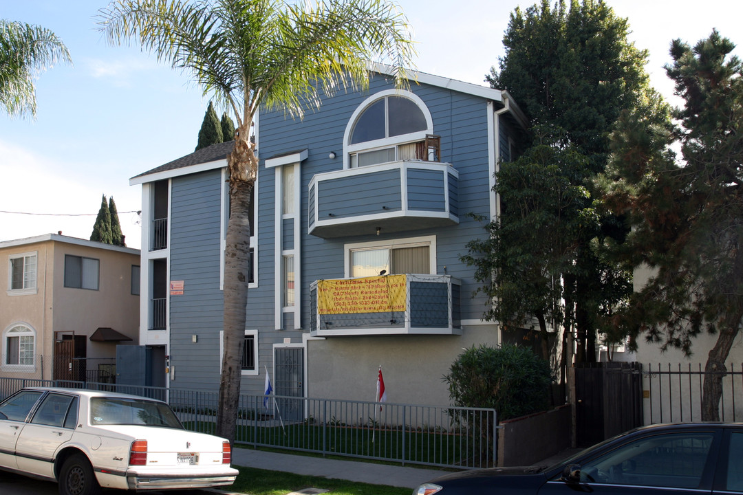 Sixteenth Street Apartments in Long Beach, CA - Building Photo