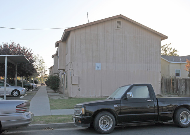 307 N Brown St in Hanford, CA - Building Photo - Building Photo