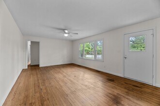 607 Pinetree Dr in New Bern, NC - Building Photo - Building Photo