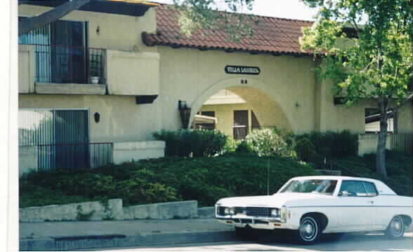 Villa Laurel Apartments in Ventura, CA - Foto de edificio - Building Photo