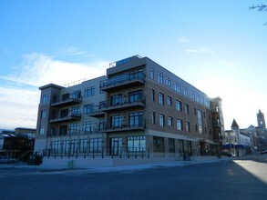 Harbour Lights in Port Washington, WI - Building Photo - Building Photo