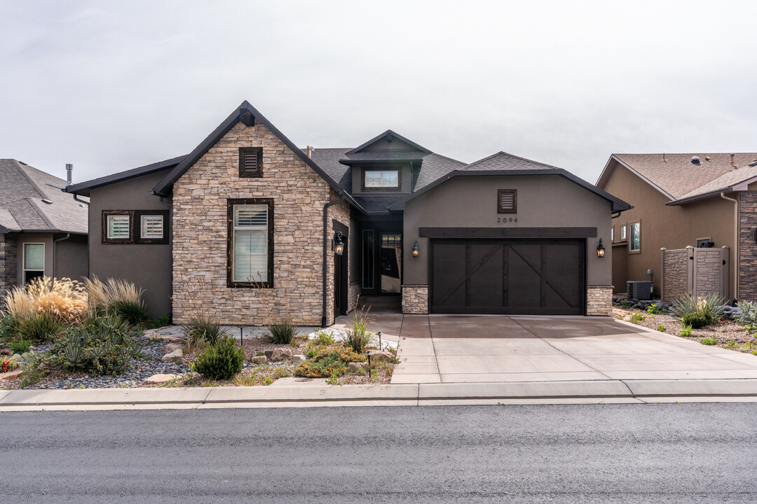 2094 Two Wood Dr in Grand Junction, CO - Building Photo