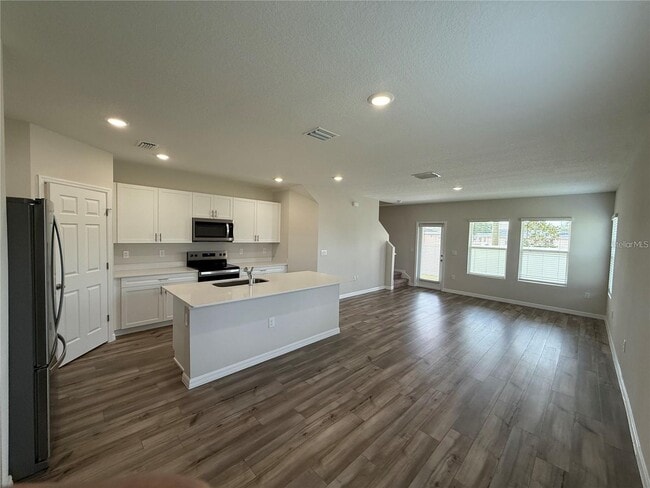 3867 King Hill Dr in Haines City, FL - Building Photo - Building Photo