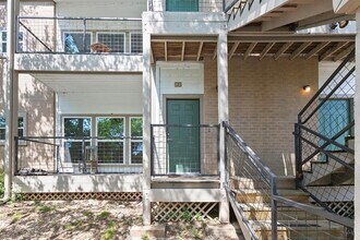 6600 Valleyside Rd in Austin, TX - Building Photo - Building Photo