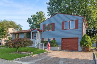 1120 Darlene Ave in Ocean Township, NJ - Foto de edificio - Building Photo