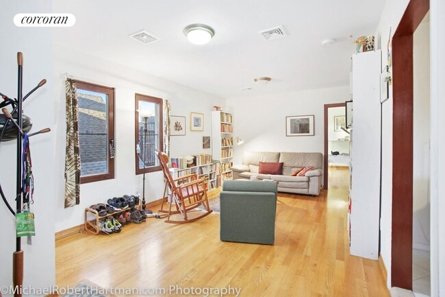 457 E 9th St in Brooklyn, NY - Building Photo - Building Photo