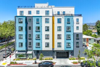 2527 San Pablo Ave in Berkeley, CA - Building Photo - Building Photo