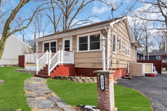 113 Tulsa Trail in Hopatcong, NJ - Building Photo - Building Photo