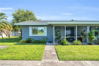4616 SE 5th Ave in Cape Coral, FL - Building Photo - Building Photo