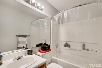1411 Collegiate Cir, Unit 1 in Raleigh, NC - Building Photo - Building Photo