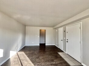 7875 S 3800 W in West Jordan, UT - Foto de edificio - Building Photo