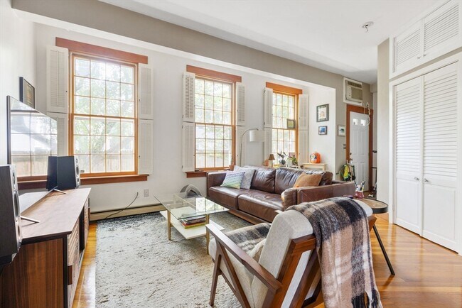 87 Bristol St, Unit 1A in Cambridge, MA - Building Photo - Building Photo