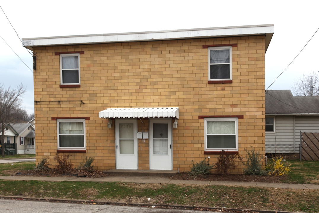 200 E St in South Charleston, WV - Building Photo