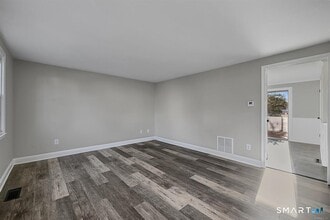 2 Butternut Dr in Glastonbury, CT - Building Photo - Building Photo