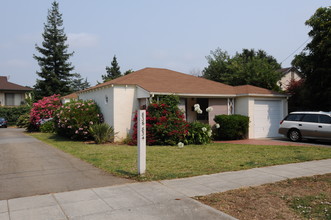 840 Calderon Ave in Mountain View, CA - Building Photo - Building Photo