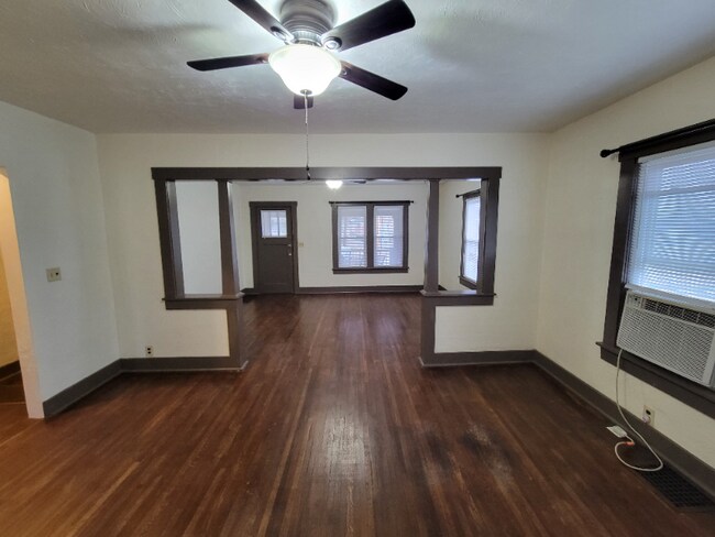 property at 530 S Seminary St