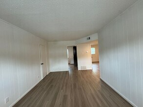 216 Mayberry Ave in Mount Airy, NC - Building Photo - Building Photo