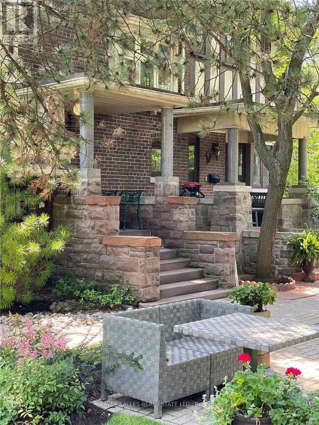 property at 1 Garfield Ave