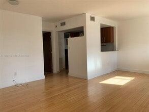 650 NE 61st St in Miami, FL - Building Photo - Building Photo