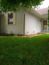 1116 Cobblestone Dr in Edwardsville, IL - Building Photo - Building Photo