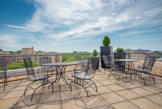 Connecticut House Apartments in Washington, DC - Foto de edificio - Building Photo
