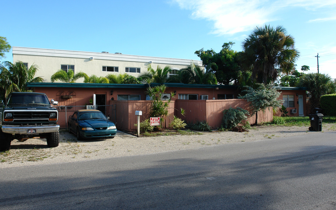 411 NE 7th St in Fort Lauderdale, FL - Building Photo