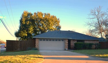 2801 Roundup Trail in Grapevine, TX - Building Photo - Building Photo