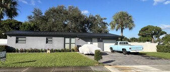 920 9th St in Lake Park, FL - Building Photo