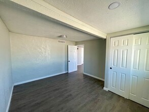 5593 Hunt Ct in El Paso, TX - Building Photo - Building Photo