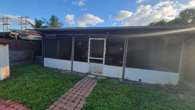 4704 SW 136th Pl in Miami, FL - Building Photo - Building Photo