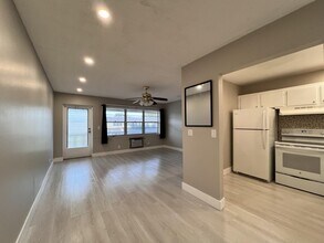 55 Kingswood E in West Palm Beach, FL - Building Photo - Building Photo