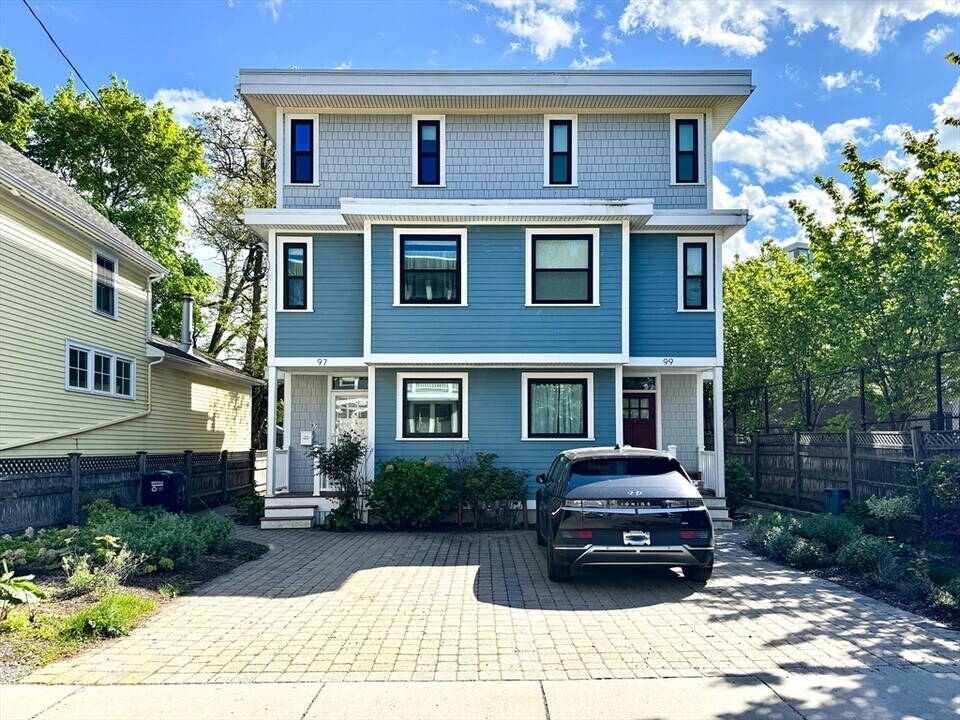 97 Kinnaird St in Cambridge, MA - Building Photo