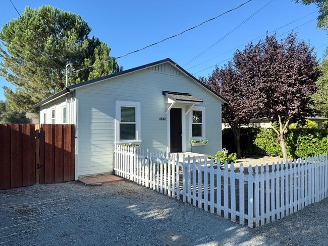 6840 F St in Tres Pinos, CA - Building Photo - Building Photo