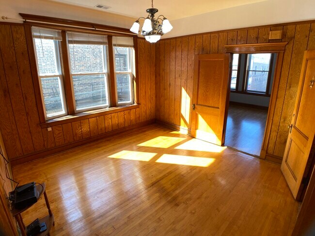 3711 W 26th St-Unit -2F in Chicago, IL - Foto de edificio - Building Photo