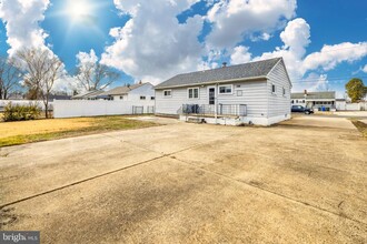 218 MacClelland Ave in Glassboro, NJ - Building Photo - Building Photo