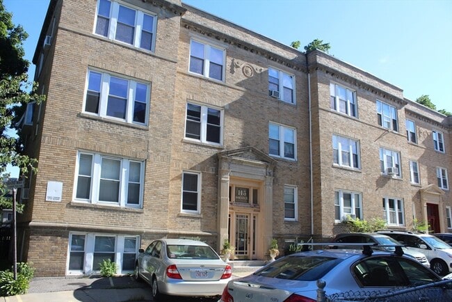 151 Babcock St, Unit 2